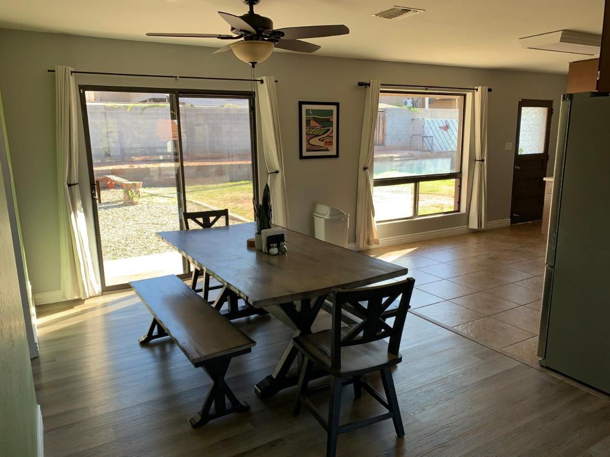 Sapphire House* Boat Parking For 2 + Backyard Holiday home Page