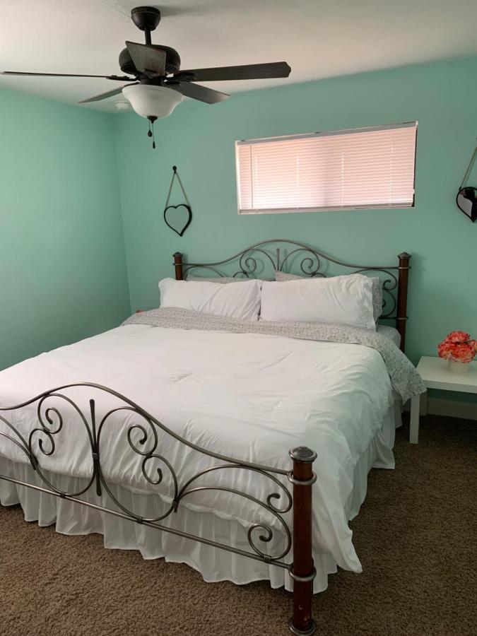 Sapphire House* Boat Parking For 2 + Backyard Holiday home Page